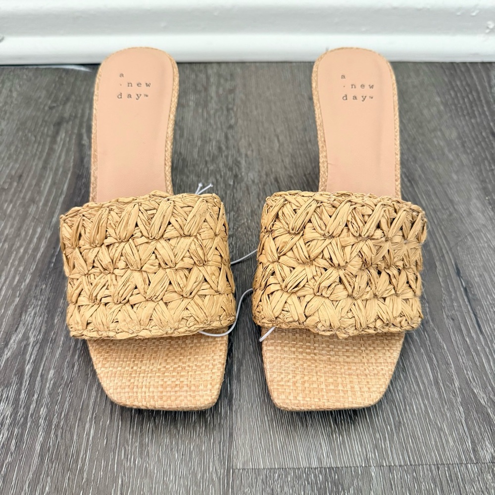 NWT Tan Woven Raffia Heeled Sandals - Picture 2 of 9